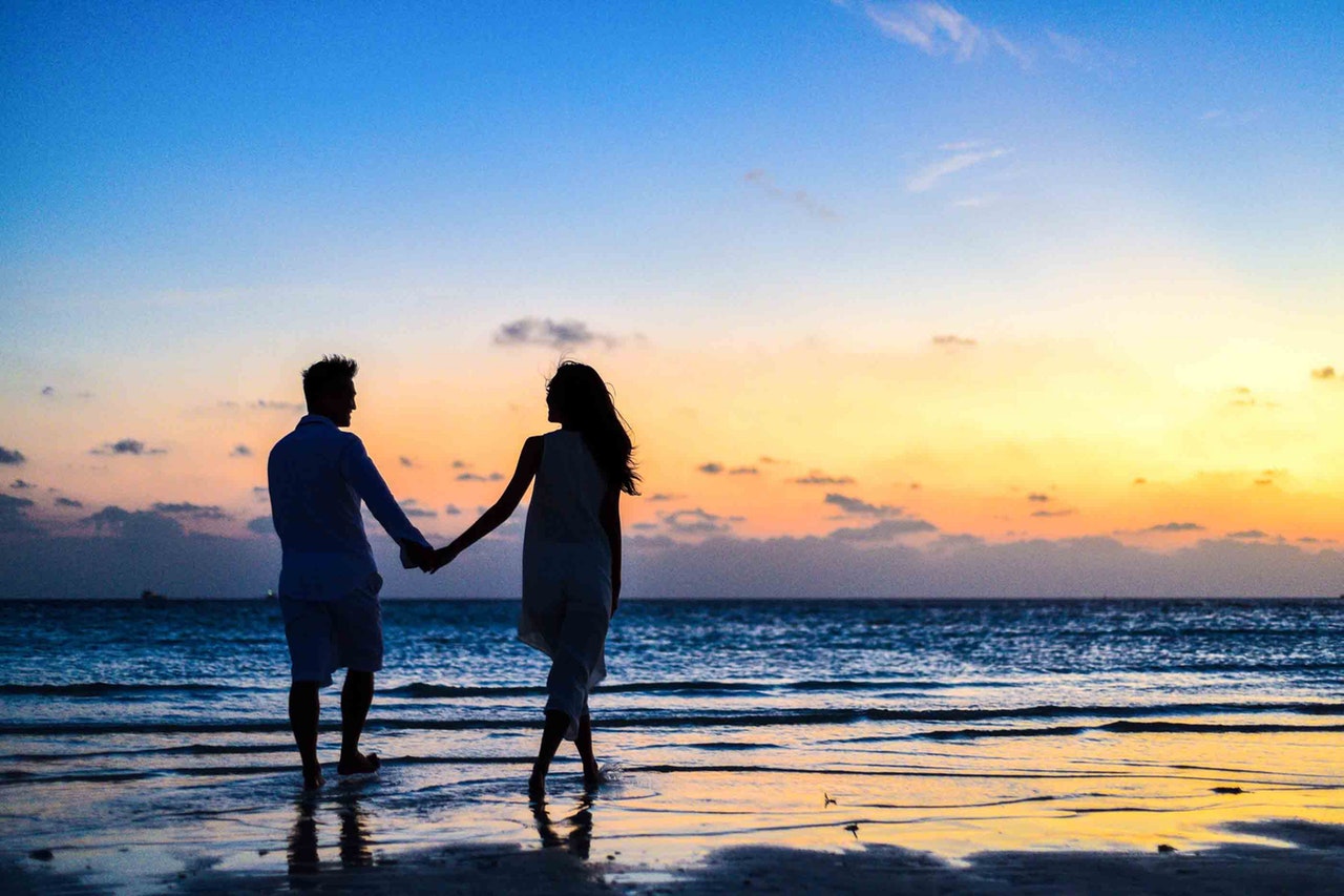 pre-marital counselling | couples on the beach | Ros Best Counselling